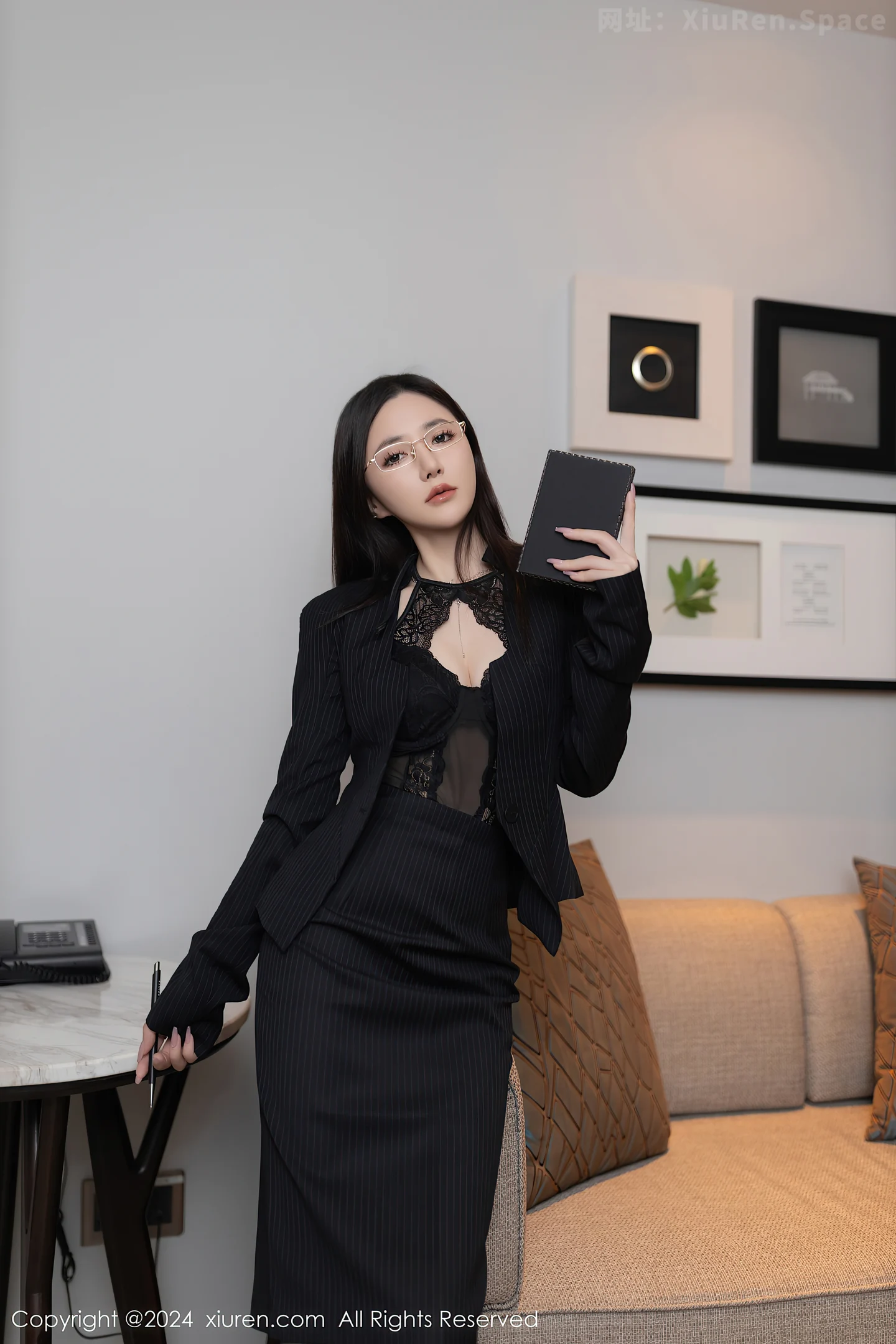 图片[3]-[XiuRen秀人网]VOL.7992 模特鱼子酱Fish性感黑色蕾丝情趣内衣配超薄黑丝极致魅惑写真80P-秀人网官方网站